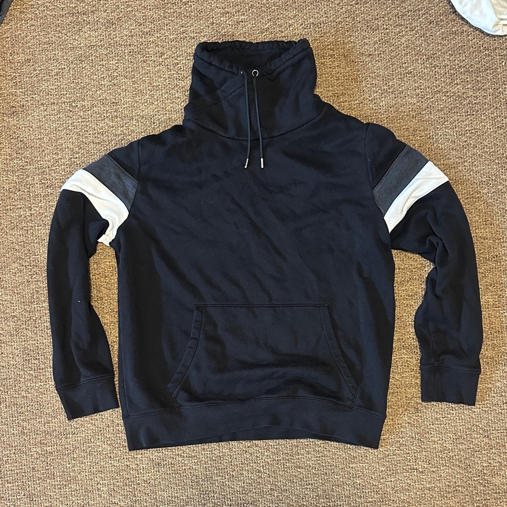 H&M Black and Gray Crewneck Sweater